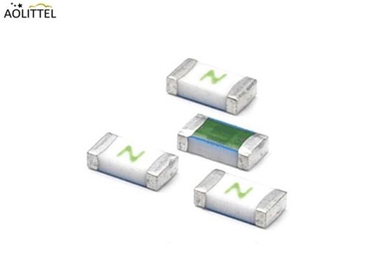 Bourns SF-0603SP200-2の十字1608過電流保護のためのメートルSMD SingleFuseの遅い打撃の表面の台紙のヒューズ2A 32VDC