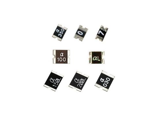 TUVは薄型の1608メートルPOLY-FUSE SMD表面の取付け可能なPTCの再設置可能なヒューズEIA 0603 6V 500mAを承認しました