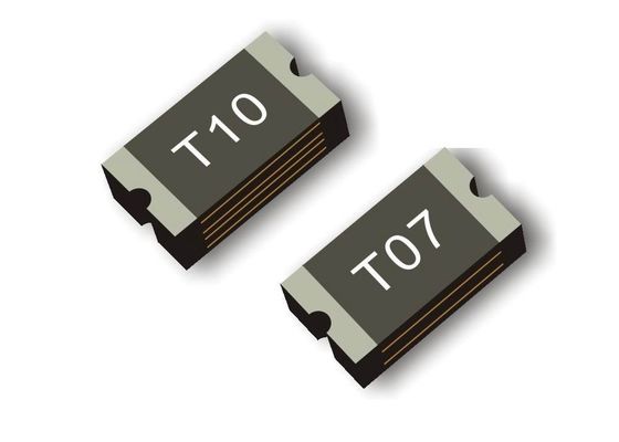 自動化されたアセンブリのための速く軽快で再設置可能なソリッド ステートSMDポリマーPTC装置表面の台紙のヒューズ1206 50mA 60V