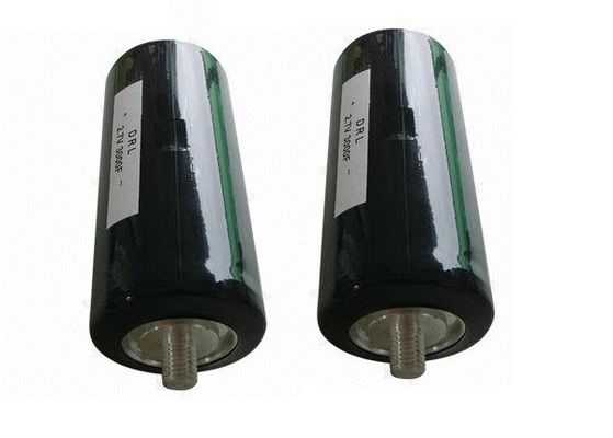 通された末端の低いESR UltracapacitorsのEDLCの電気二重層のコンデンサー2.7V 3000Fの極度のコンデンサー