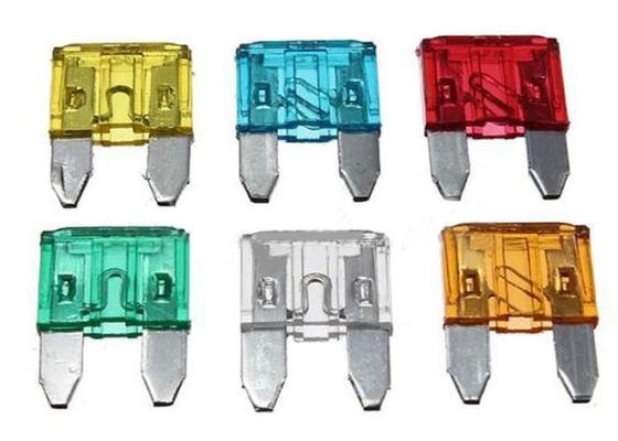 ISO8820-3標準的なBFMN-1225自動車車自動支払機のインライン ヒューズのホールダーのアダプターのための小型刃のヒューズ25A 32V自然な11mm