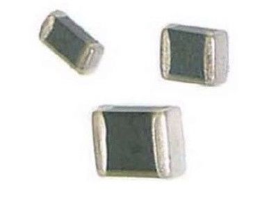 SMD 0402の正常なサージの保護破片の動きの多層金属酸化物バリスター14V 10A 1005の一時的な電圧サプレッサー