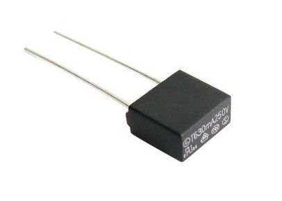 125V 250V 300V 350Vを評価する電圧のリンの自由な正方形のPasticの赤い遅い打撃のマイクロ ヒューズ100mA-6.3A 8.4x7.2x4.0mm