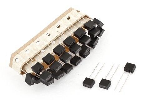 125V 250V 300V 350Vを評価する電圧のリンの自由な正方形のPasticの赤い遅い打撃のマイクロ ヒューズ100mA-6.3A 8.4x7.2x4.0mm