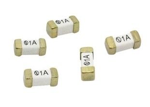 銀によってめっきされる一定のタイプ遅い打撃の正方形陶磁器SMDの表面の台紙のヒューズ3A 125V 2.6mmx6.1mm PSE CSA UL