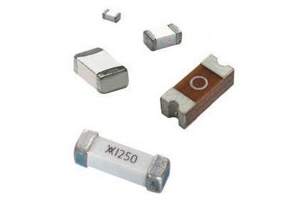 1.6x0.8 mm 0603の陶磁器の破片のパッケージのテストEquiのための高い侵入の時間のずれの表面の台紙装置SMDヒューズCQ06LT 32V 1-8 Amp