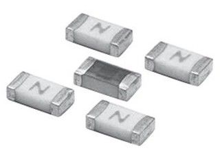 1.6x0.8 mm 0603の陶磁器の破片のパッケージのテストEquiのための高い侵入の時間のずれの表面の台紙装置SMDヒューズCQ06LT 32V 1-8 Amp