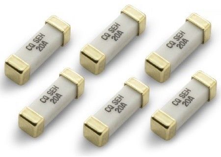 ULは1032正方形の陶磁器の金によってめっきされた表面の台紙のヒューズを彼女SEG 500mA-30A 125V 300V 10.1x3.1x3.1mm承認しました